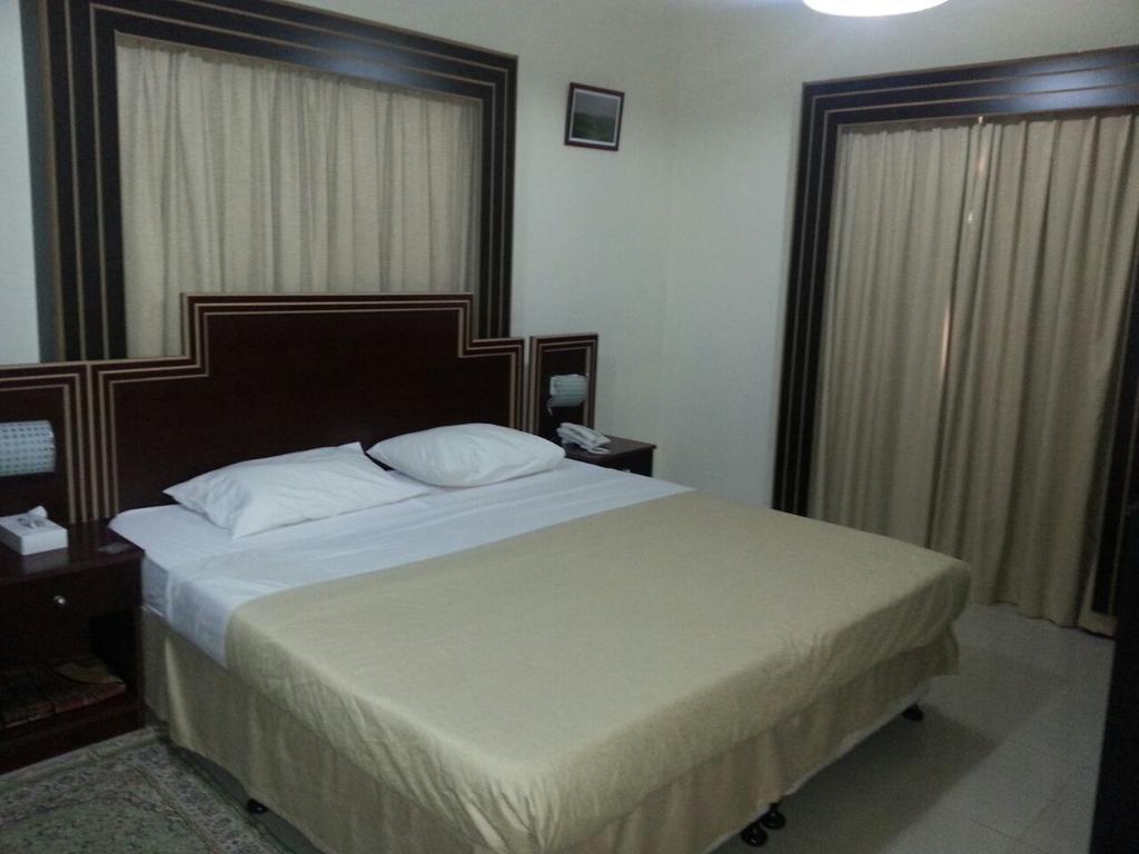 Dolphin Hotel Maskat Zimmer foto